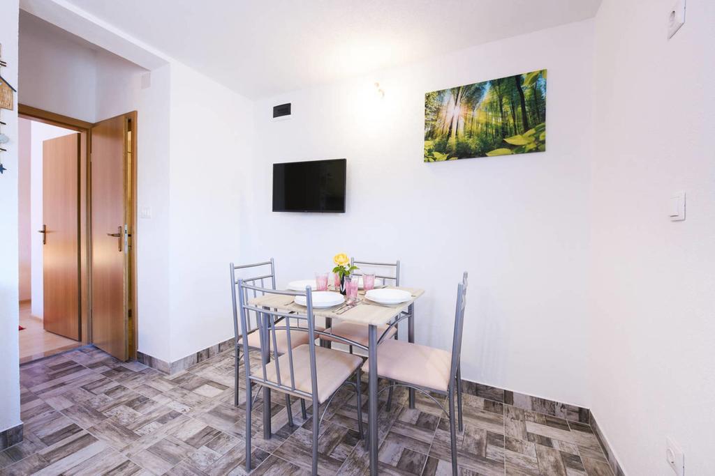 Apartments Sea Star Ivana マリナ エクステリア 写真