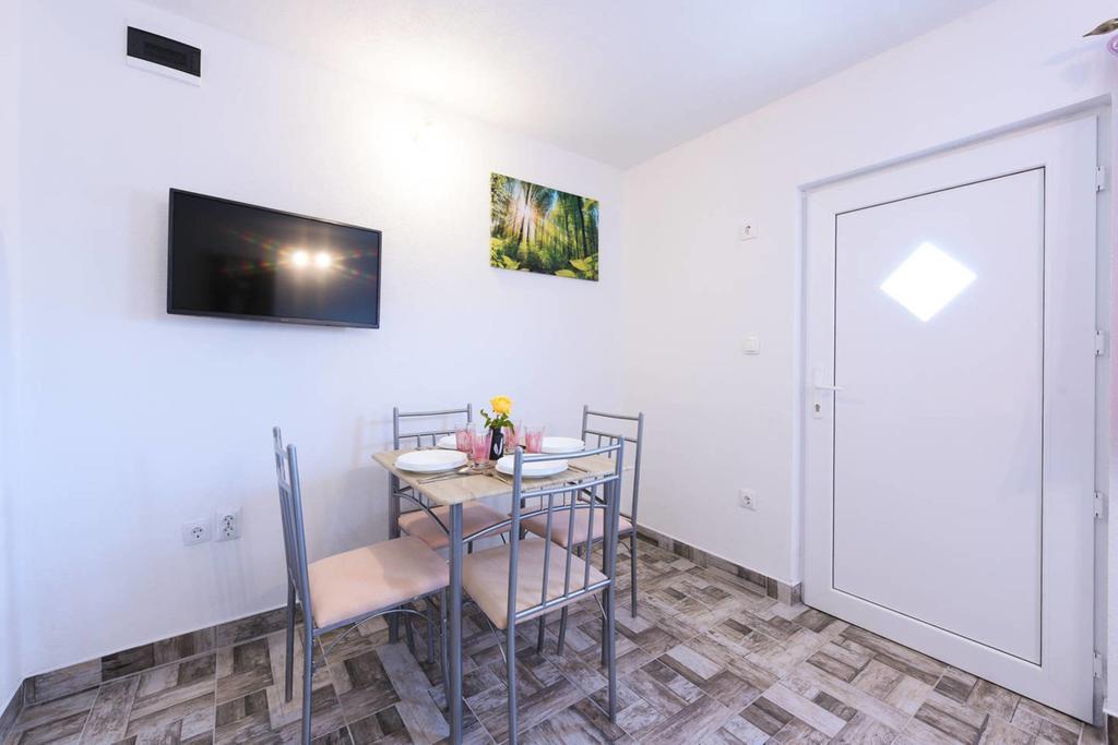 Apartments Sea Star Ivana マリナ エクステリア 写真