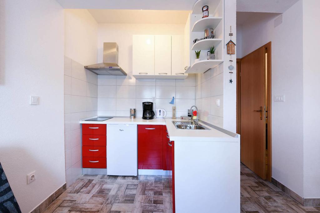 Apartments Sea Star Ivana マリナ エクステリア 写真