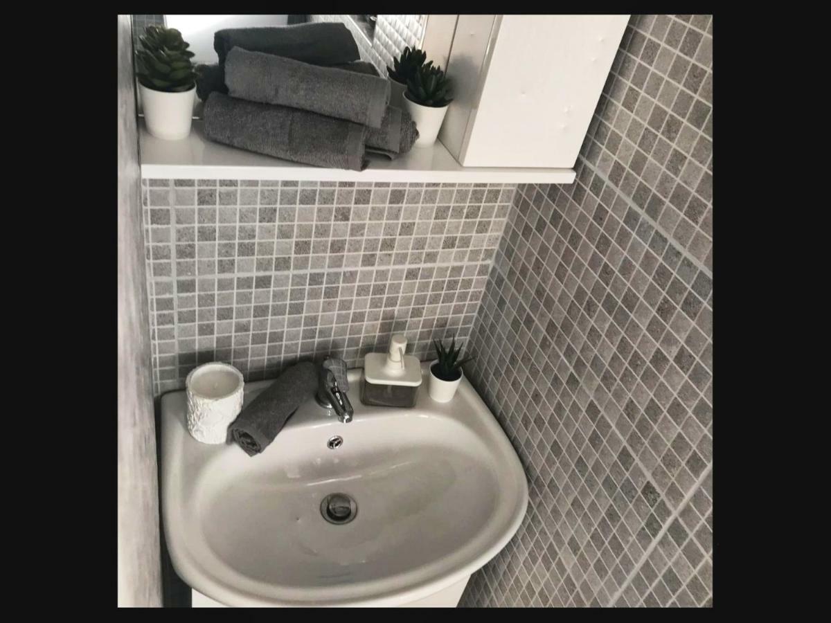 Apartments Sea Star Ivana マリナ エクステリア 写真